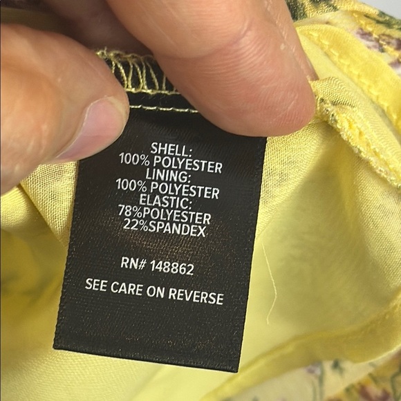 Torrid Yellow Ruffle Chiffon Floral Smocked Blouse. Size 3 - Picture 9 of 13